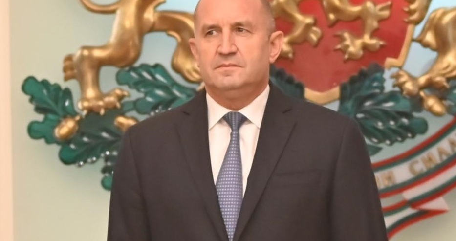 Радев за погромите: Това не е сблъсък между полиция и протестиращи, а провокация на мафията