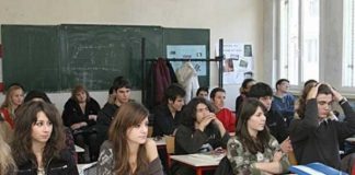 За последните 6 години около 42 000 ученици са напуснали България