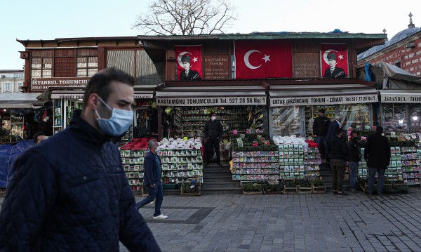 Турция пак въведе полицейски час в 31 провинции