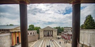 Киното и операта се сливат в атмосферата на древен Рим