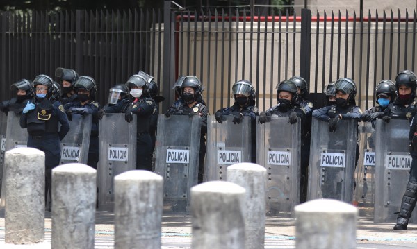 Началникът на полицията в Мексико Сити пострада при атентат