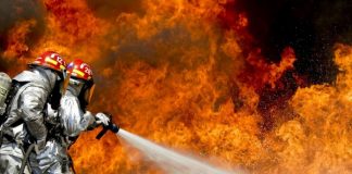 Пожар остави възрастно семейство от Враца на улицата