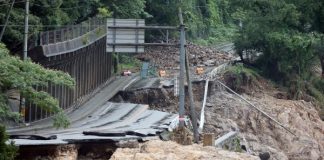 Десетки са загиналите при наводнения в Япония