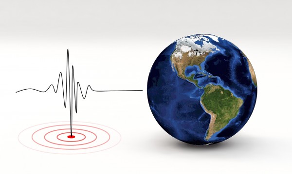 Земетресение с магнитут 6,2 разтърси Тибет