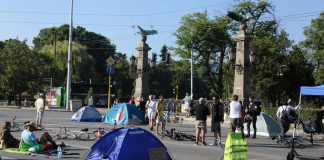 Протестиращи обмислят разширяване на стачките и затваряне на нови кръстовища в столицата