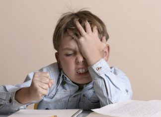 Майка на ученик: Не искам всяка вечер да уча и пиша домашни с детето си