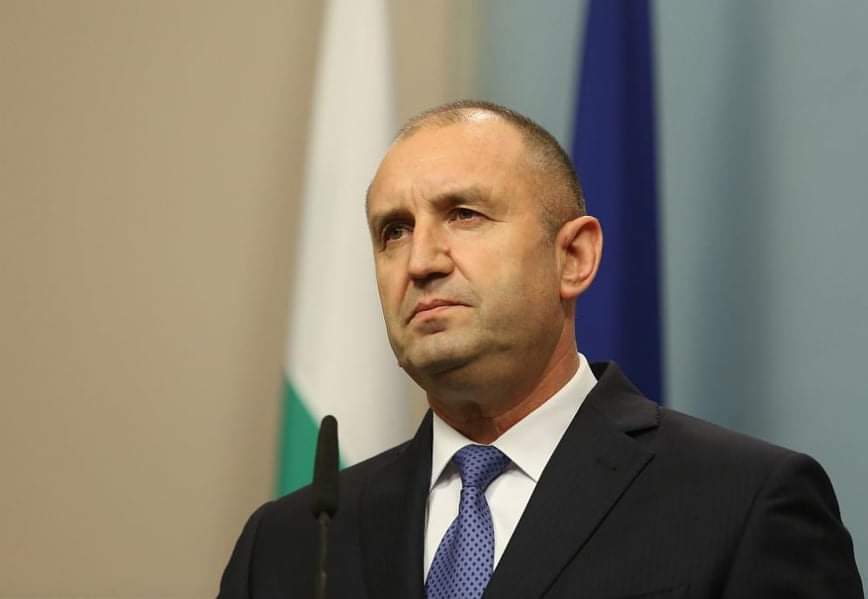 За България не са необходими 240 депутати, нужен е само един Президент Румен Радев!