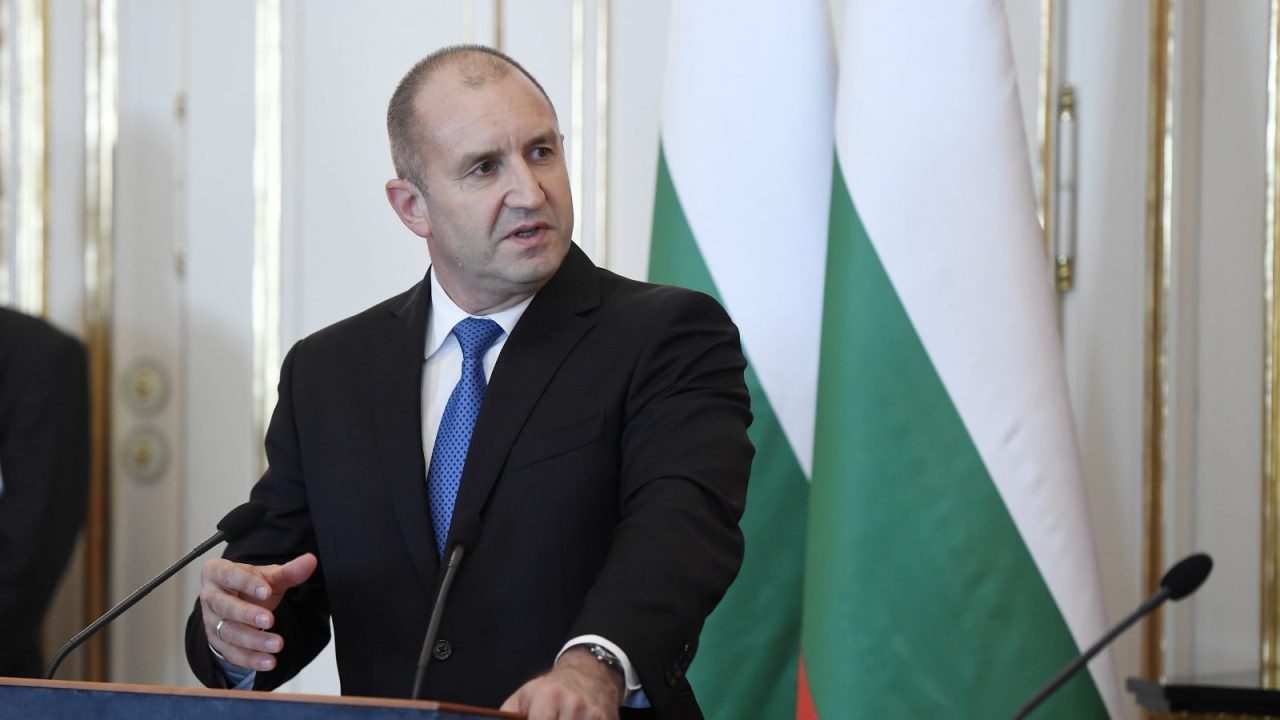  Ясновидката Николета: До две години България става президентска държава начело с Радев!