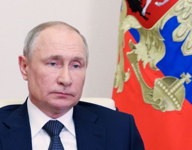 Путин: Русия ще „избие зъбите“ на всеки, който се опита да „отхапе“ от нея