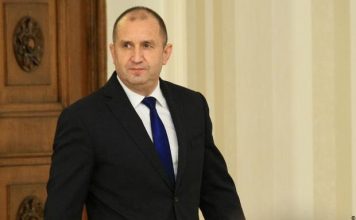 Радев: Примерът на бившия премиер да се крие с отпуски е заразен, те са верни на Борисов