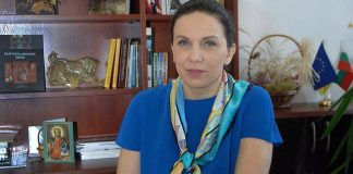 Антония Първанова: Мръсните чорапи в подкрепа на Митко са отношението към ГЕРБ
