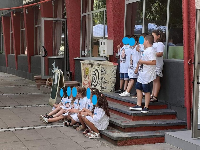 Позорно! ГЕРБ използва деца, за да рекламират Борисов, ЦИК подхваща престъплението