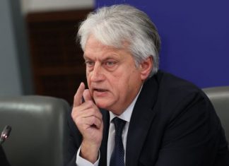 Бивш министър на МВР и областен в завера за внос на 15 000 гласа от македонци