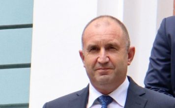 Радев: Решения на КС не се коментират. България трябва да има повече министри като Петков