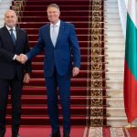 Радев в Букурещ: Системата за сигурност в Европа, градена с десетилетие, рухва пред очите ни