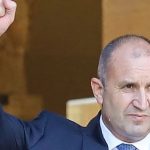След обаждане от Путин: Радев маха Петков и прави бензина 1,5 лв. за литър!