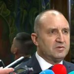 Институционална война: Радев обвини управляващите в липса на собствено мнение и невежество