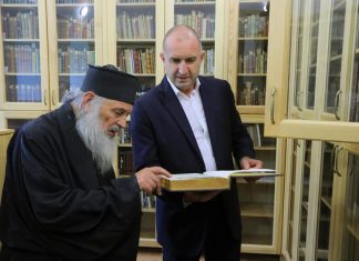 Румен Радев: Зографският манастир от векове е пазител на Православието, стълб и крепител на истината!