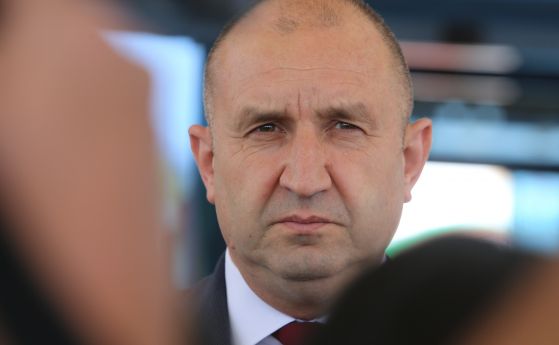 Радев чака оставката на Петков, за да започне консултации за нов кабинет