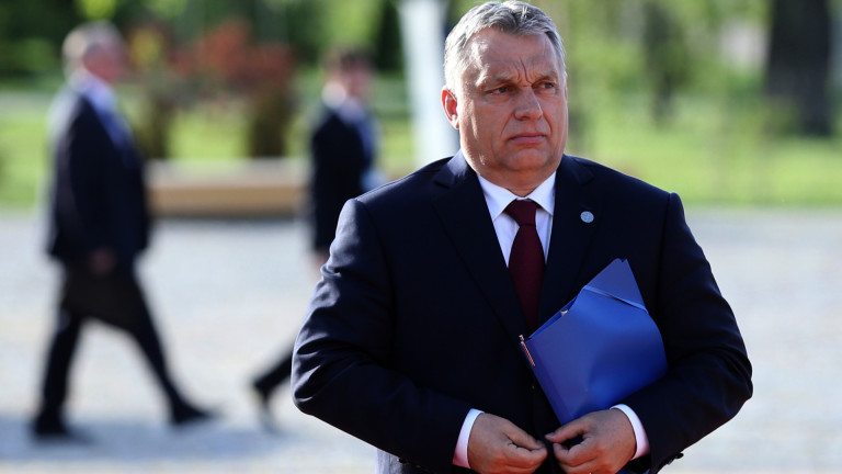 Христова: Четеш ли Кирчо…Това е Виктор Орбан, той прие нова конституция, съкрати броя на депутатите от 380 на 199