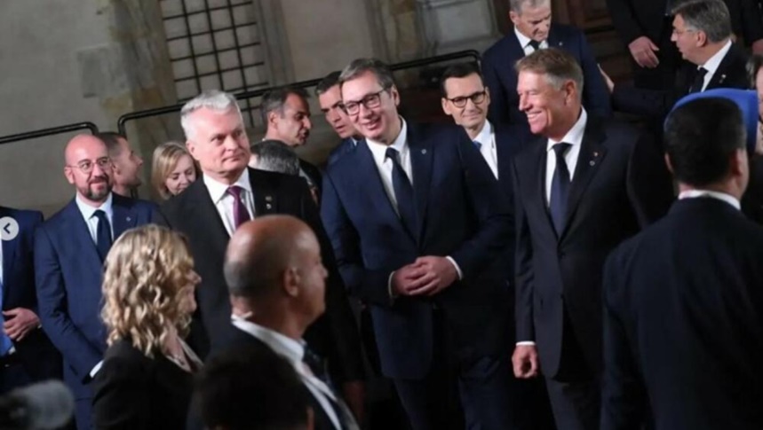 „Курир“: Вучич поискал да отпаднат санкциите на ЕС срещу Сърбия за внос на петрол, Радев и Мицотакис го подкрепили