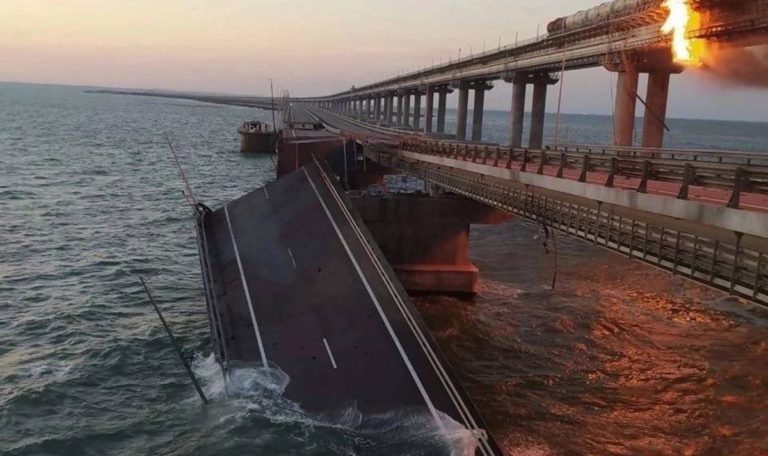 ДАНС проверява маршрута на товарния автомобил, взривил се на Кримския мост