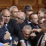 Бой в парламента между НСО и противници на „хартиената коалиция“ (ВИДЕО)