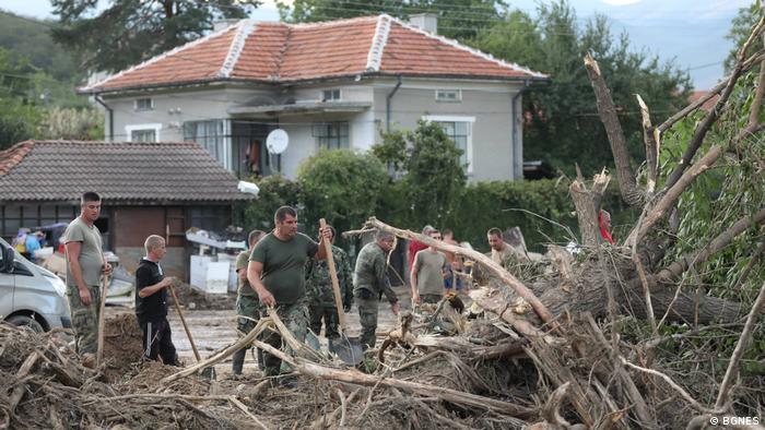 Жителите от пострадалите села в Карловско не са получили и стотинка от събраните дарения