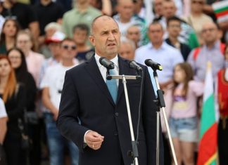 Партиите загиват! Румен Радев взима 1 млн. гласа