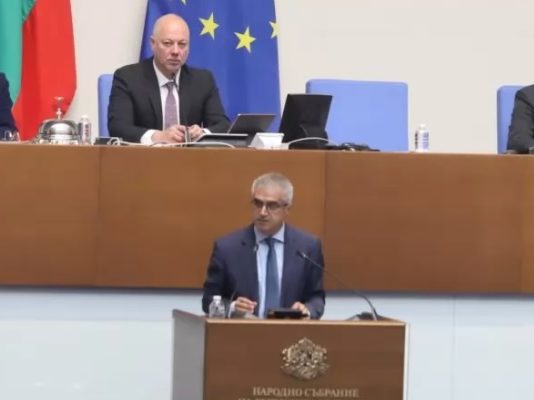 ДОКОГА? Министърът на енергепиката призна за нова схема за 265 млн. лева с ВЕИ и батерии