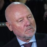 Военни освиркаха Тагарев и аплодираха президента Радев на концерт в зала „България“