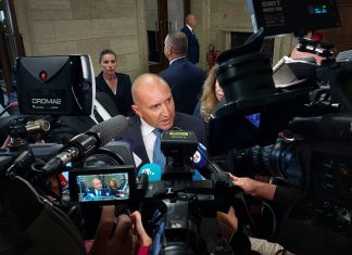 Президентът Радев: Политическата криза не е приключила, Илков ще покаже на кого служи Президентът Радев: Политическата криза не е приключила, Илков ще покаже на кого служи ВИДЕО