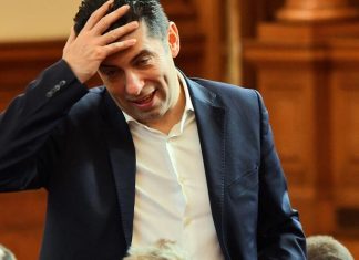 Кирил Петков пак заговори за баба си и ДС, настоява, че е била пратена в лагера в Белене