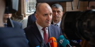 Румен Радев: Борисов и Пеевски са кадровиците на правителството. Те са архитектите на мнозинството и те управляват. Ситуацията е шизофренна