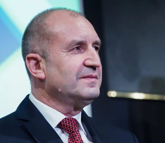 ТОПНОВИНА: Радев внася предложение в парламента за референдум за еврото