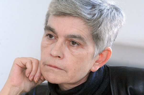 Те няма да празнуват днес. Те не могат да понесат тежестта на това величие, тежестта на нашите 30 букви