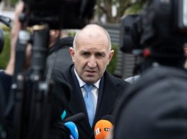 Президентът: Самозвани експерти се опитаха да обвинят в държавна измяна хората с пагони