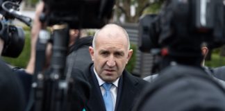 Президентът: Самозвани експерти се опитаха да обвинят в държавна измяна хората с пагони