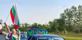 Унгарски полицаи подкрепиха българското автошествие срещу еврото на път към Брюксел, мотошествия от Румъния и Сърбия също се присъединяват