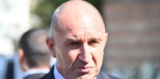 Радев: Да твърдиш, че няма да допуснеш скок на цените след влизането на еврото, не е просто невменяемост, а подигравка с хората