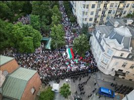 “Държава” пази украинското знаме от българите! И това доживяхме! Падението е тотално!