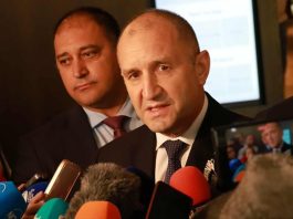 Радев: Видно е за всички, че управляващите са в парализа и чакат санкционирания по Магнитски политик да ги уведоми дали ще ги бъде