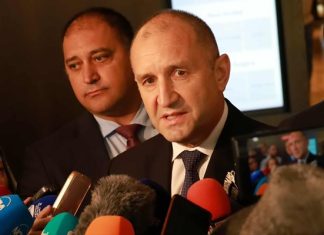 Радев: Видно е за всички, че управляващите са в парализа и чакат санкционирания по Магнитски политик да ги уведоми дали ще ги бъде