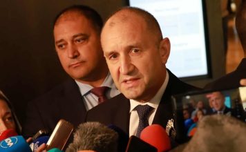 Радев: Видно е за всички, че управляващите са в парализа и чакат санкционирания по Магнитски политик да ги уведоми дали ще ги бъде