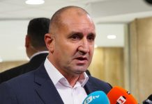 Радев: Депутатите, които се крият зад стените на парламента, са недостойни Радев: Депутатите, които се крият зад стените на парламента, са недостойни