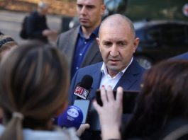 Радев към репортерка: Госпожо, за този месец заработихте надницата си от вашите благодетели, за да ми викате в лицето и да прекъсвате всички останали