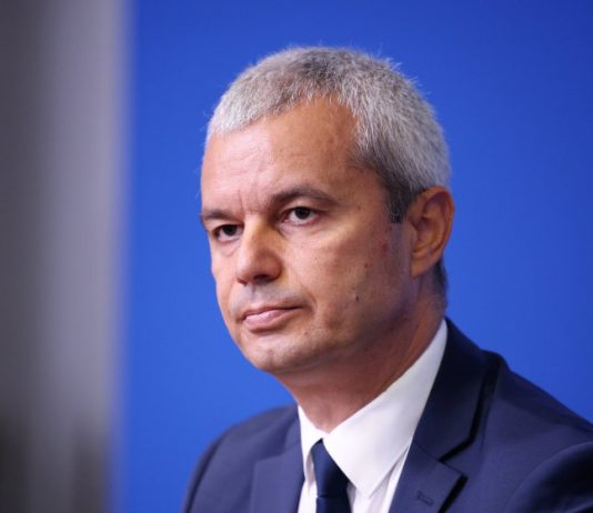 Костадинов в подкаста на Явор Дачков: Пеевски и Борисов на съд! Готови сме да управляваме с Радев / ВИДЕО