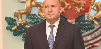 Радев за погромите: Това не е сблъсък между полиция и протестиращи, а провокация на мафията