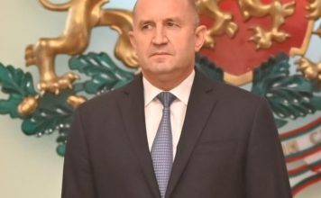 Радев за погромите: Това не е сблъсък между полиция и протестиращи, а провокация на мафията Радев за погромите: Това не е сблъсък между полиция и протестиращи, а провокация на мафията