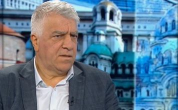 Румен Гечев: Еврозоната може да бъде блокирана всеки момент Румен Гечев: Еврозоната може да бъде блокирана всеки момент